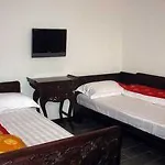 White Tower Yier Guesthouse
